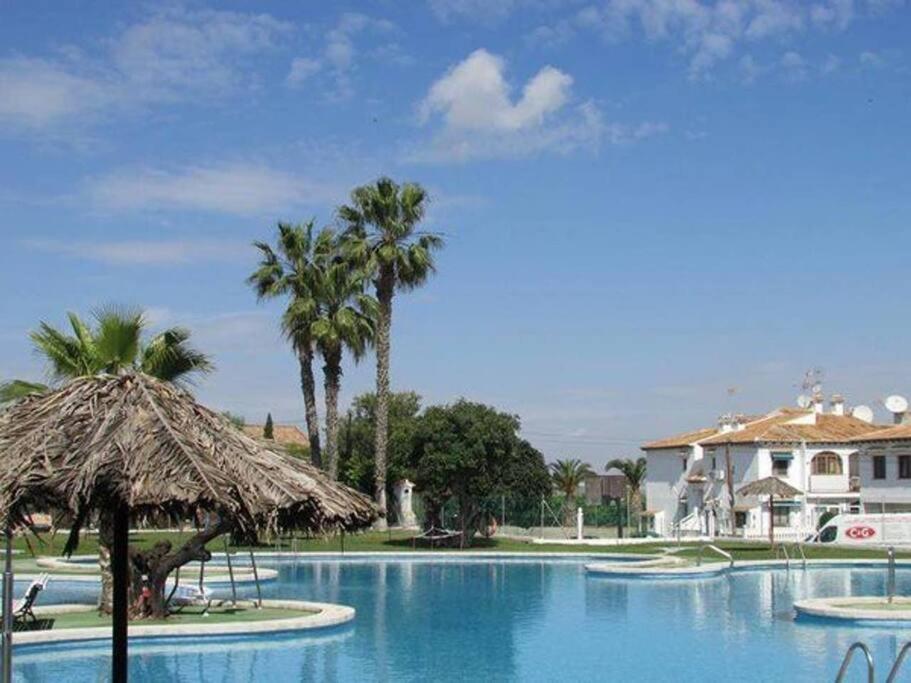 Bungalow En Los Balcones Planta Baja Manzana 5 Numero 18 アリカンテ エクステリア 写真